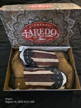 Laredo Women's Navy, Brown & Tan Star Accent Heeled Western Boots